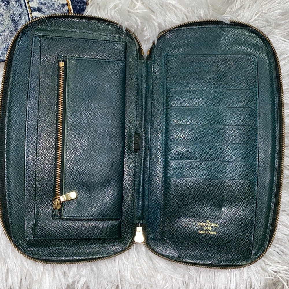 Louis Vuitton Green Wallet - Picture 7 of 7